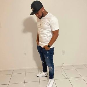 Meet your Posher, Manuel